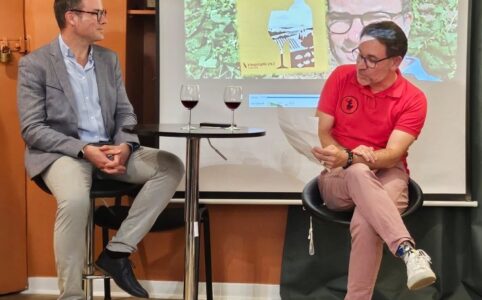 Vernissage et lancement du roman L'Appel des vignes d'Aldric Tourres auteur de roman sur le monde du vin et de la vigne